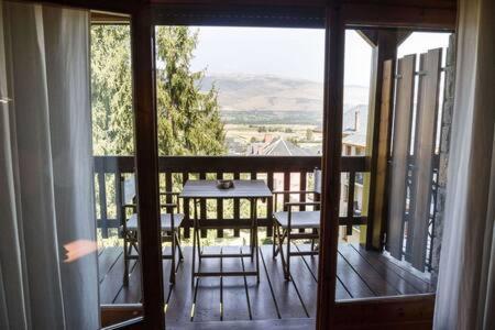 La Cabana Dels Isards アルプ エクステリア 写真