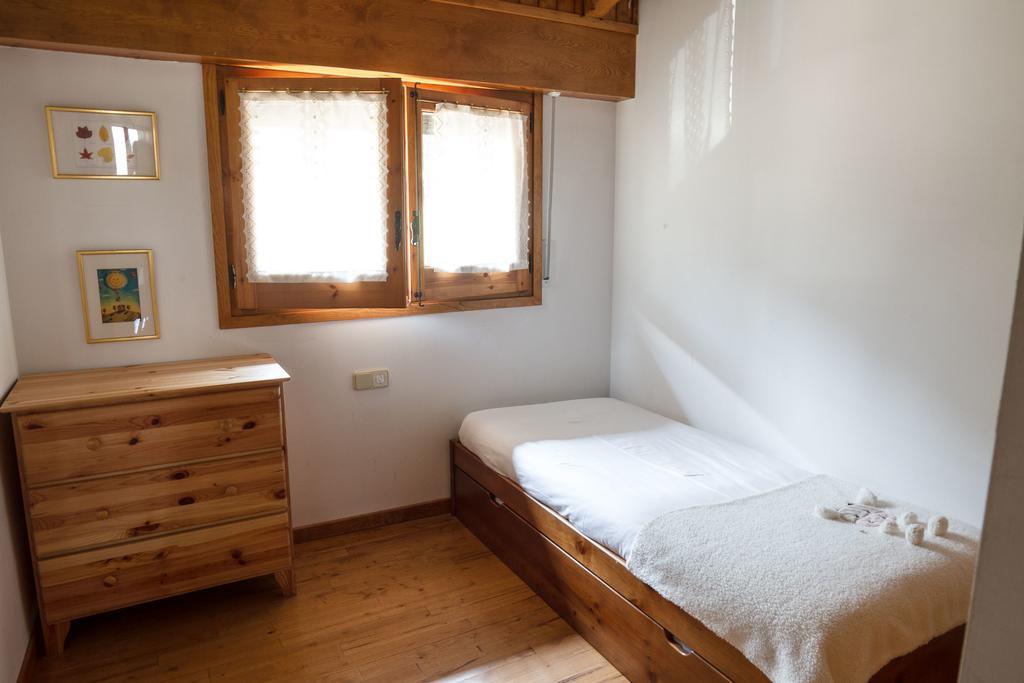 La Cabana Dels Isards アルプ エクステリア 写真