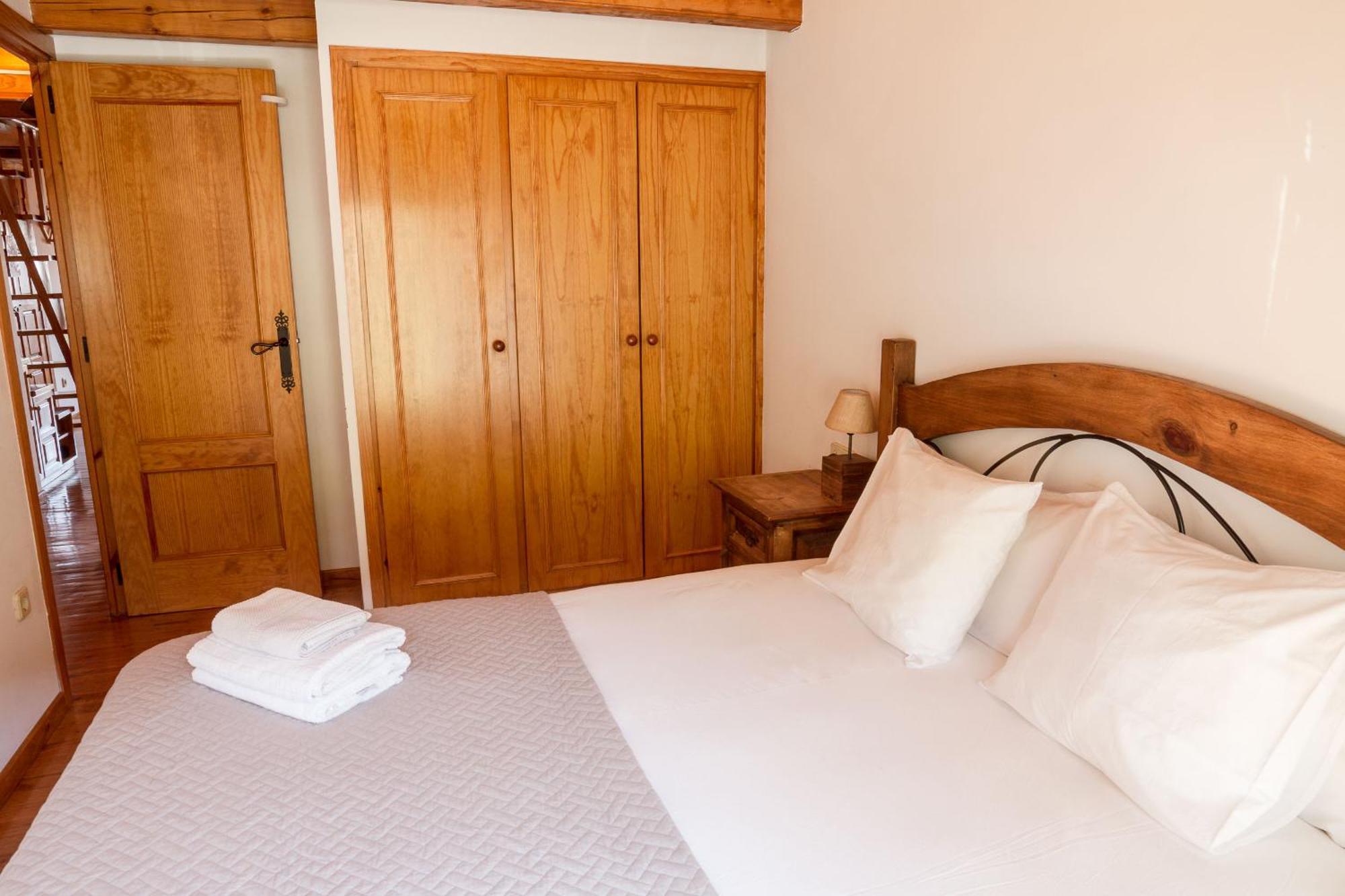La Cabana Dels Isards アルプ エクステリア 写真